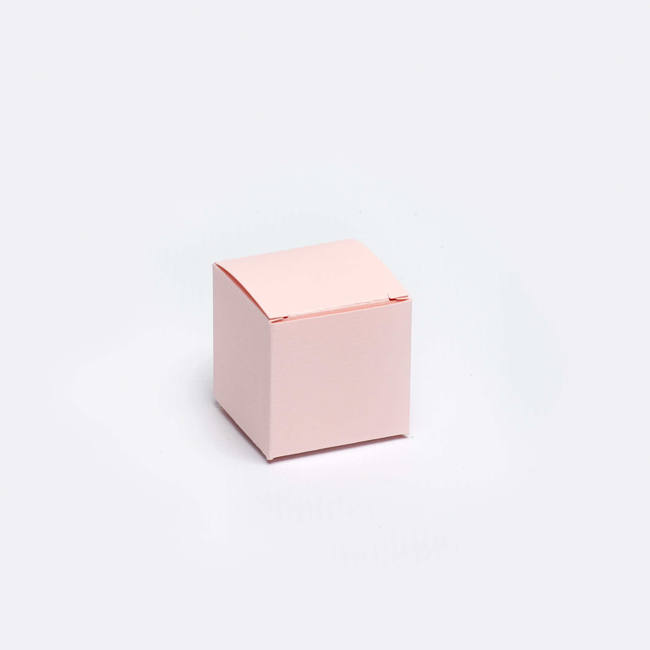 Boîte cubique pour dragées, 5 x 5 x 5 cm., couleur rose